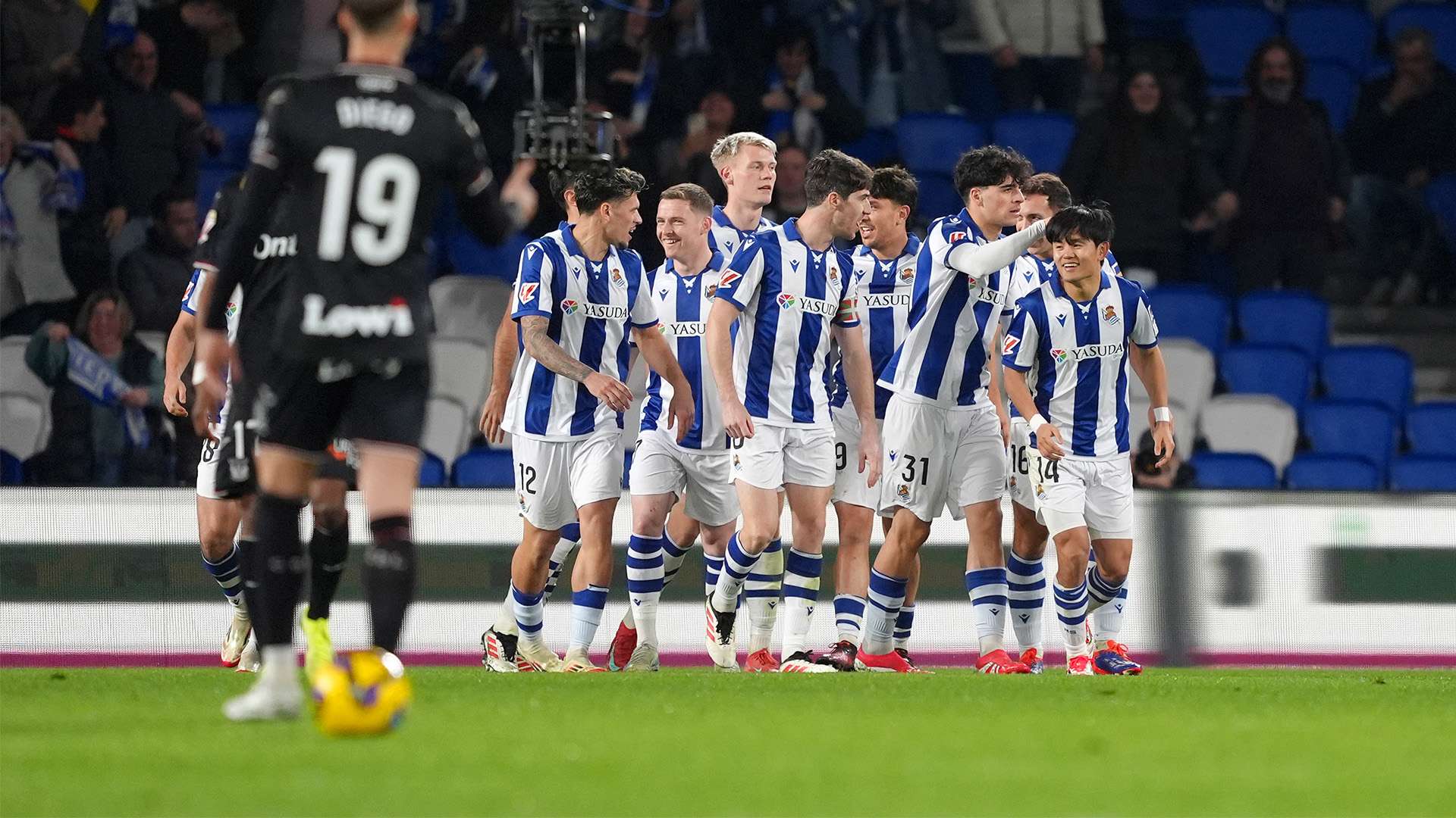 而阿紮爾則 而阿紮爾則